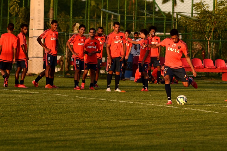 Expectativa é que Hernane seja regularizado até o fim desta semana para atuar contra a Chapecoense