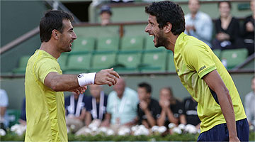 Melo e Dodig estrearam com vitória