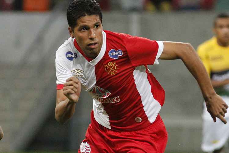 Com apenas uma vitória nos últimos cinco jogos, o Náutico joga pressionado por um bom resultado