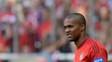 Douglas Costa esteve na Seleção de Dunga na Copa América