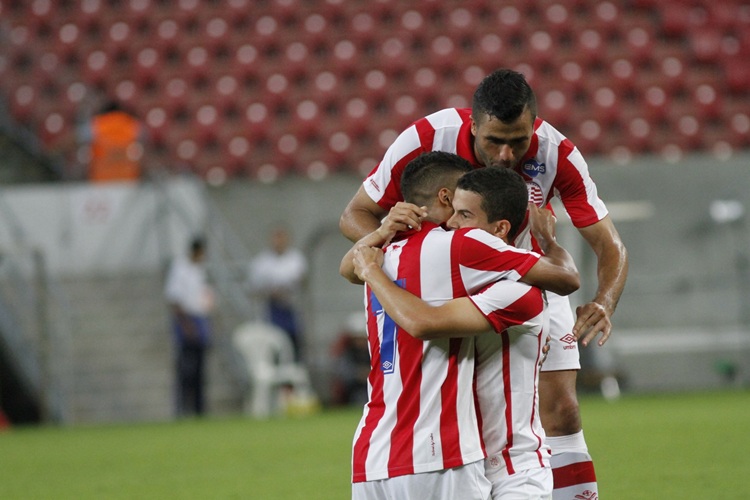 Náutico conseguiu derrotar o Santa Cruz mesmo com um jogador a menos no segundo tempo