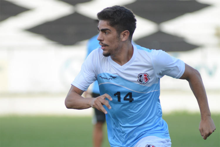 "Acredito que eles vêm com um time rápido para matar o jogo aqui dentro", disse o atacante Luisinho