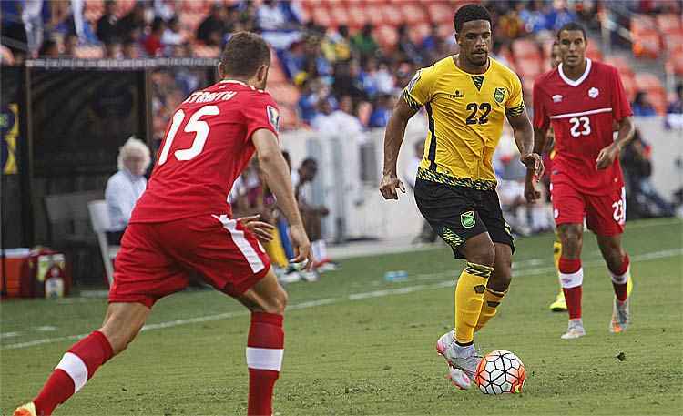 McCleary (22) marcou o único gol da vitória da Jamaica sobre El Savador, que garantiu a classificação ao time