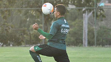 Raul treinou nesta quarta-feira no América