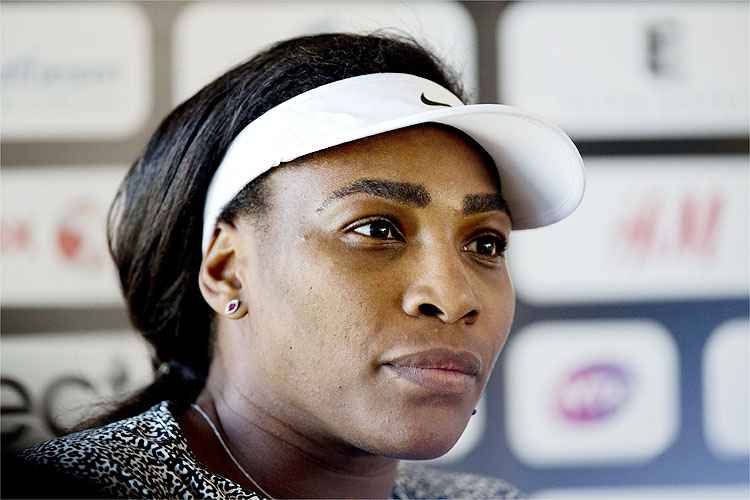 Serena se machucou durante o treino da última quinta-feira, mas disse não saber os detalhes da contusão