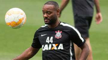 Vagner Love deve voltar ao time