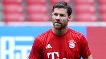 Xabi Alonso ainda não discutiu novo contrato