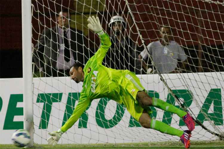 Magrão deve retornar ao Sport em até três semanas e tem vaga garantida no gol do time leonino