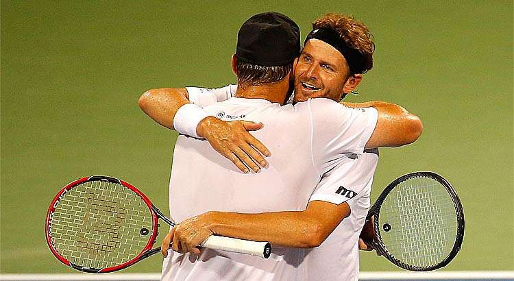 Andy Roddick comemorou a volta com uma vitória ao lado do parceiro e amigo Mardy Fish, nos Estados Unidos