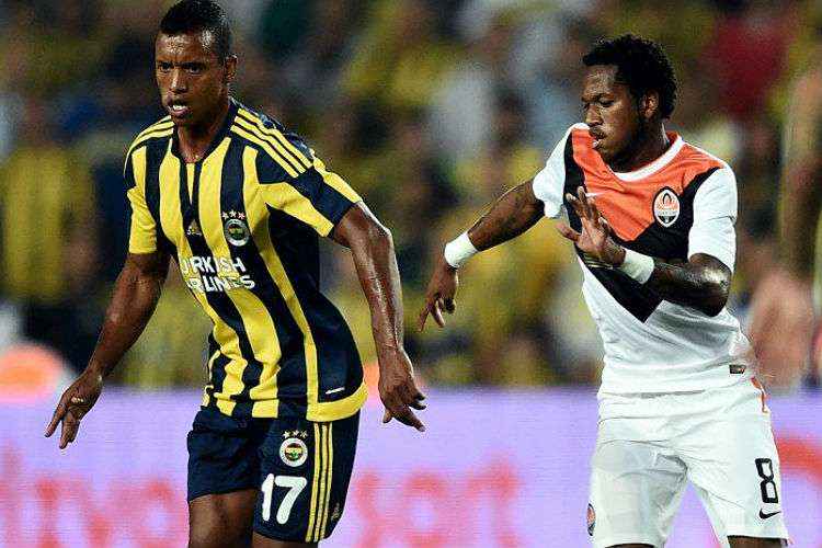 Flagrado em exame antidoping na Copa América, Fred (8) foi a campo pelo Shakhtar Donetsk na última quarta