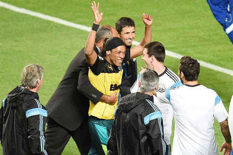 Sósia de R10 ganhou repercussão internacional ao invadir treino da Argentina e tirar gargalhada de Messi