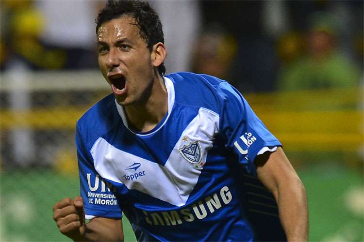 Alejandro Ariel Cabral, de 27 anos, ex-Vélez Sarsfield, deverá chegar a Belo Horizonte nesta terça-feira
