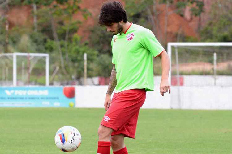 Mesmo com muitas investidas do CRB em seu setor, Lucas Farias conseguiu agradar ao técnico alvirrubro