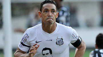 Ricardo Oliveira acredita que Seleção pode apostar em centroavante que se movimente mais
