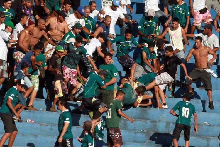 Briga no Serra Dourada, em Goiânia: até agora não se viu o efeito prático das medidas para coibir violência