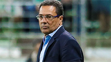 Justiça cobra dívida de Vanderlei Luxemburgo