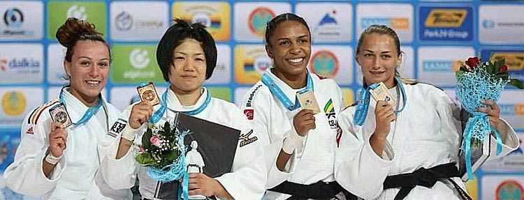 Erika (3ª) venceu a italiana Odette Giuffrida (4ª) na disputa da medalha de bronze da categoria até 52kg