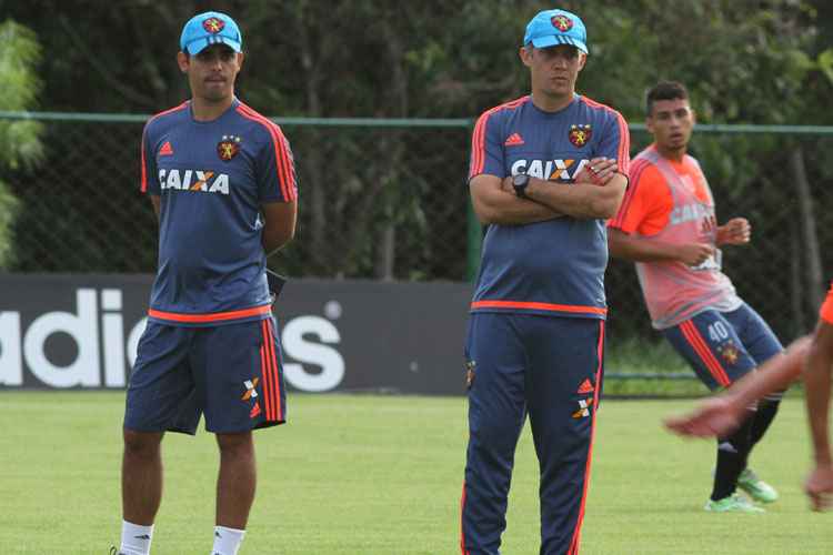Eduardo lembrou que o adversário de domingo chega ferido: "Essa eliminação afeta", declarou o técnico