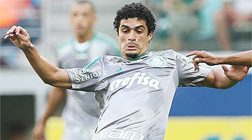 Egídio enfrenta queda de rendimento no Palmeiras
