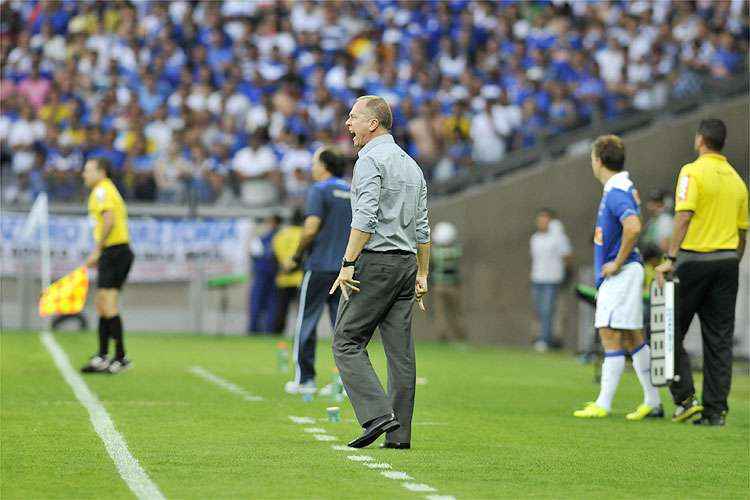 Longo prazo: técnico Mano Menezes assinou contrato com o Cruzeiro até a temporada 2017