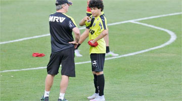Enquanto seca o Timão, Luan está confiante em trinca de vitórias: "Temos tudo para conquistar a liderança e não sair mais de lá"