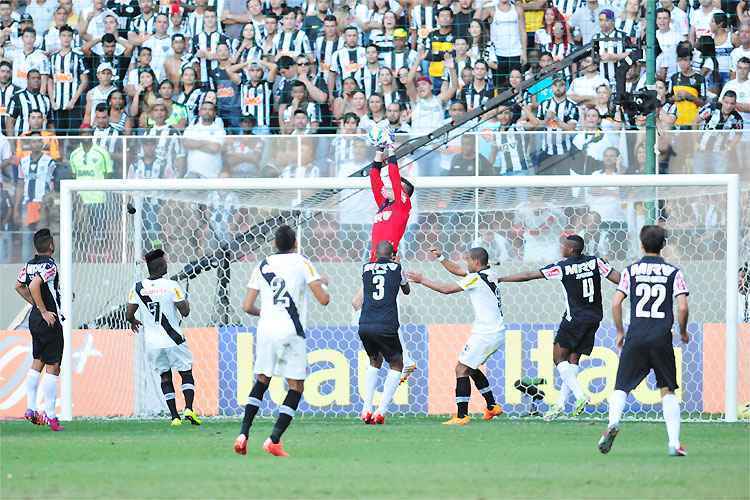No primeiro turno, Atlético venceu o Vasco por 3 a 0, com dois de Thiago Ribeiro e um de Dátolo