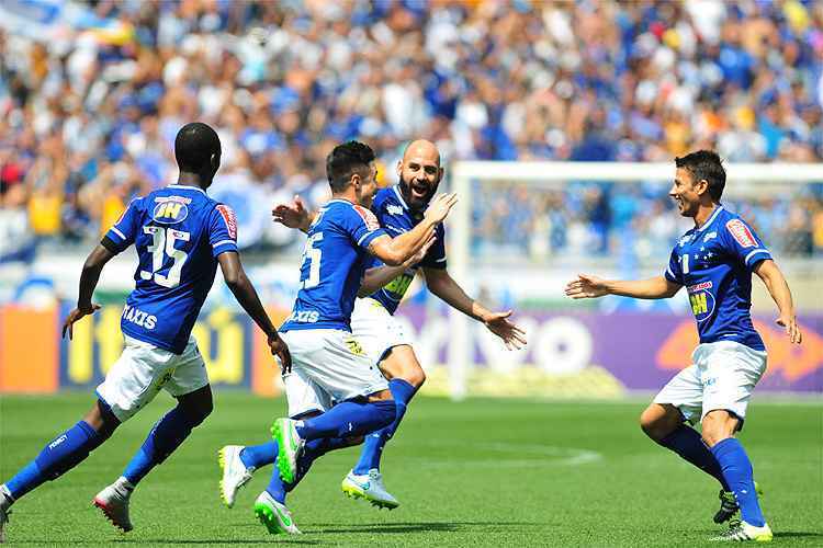 Willian foi o grande nome do jogo no Mineirão, com quatro gols feitos. Anteriormente, ele tinha dois em 2015
