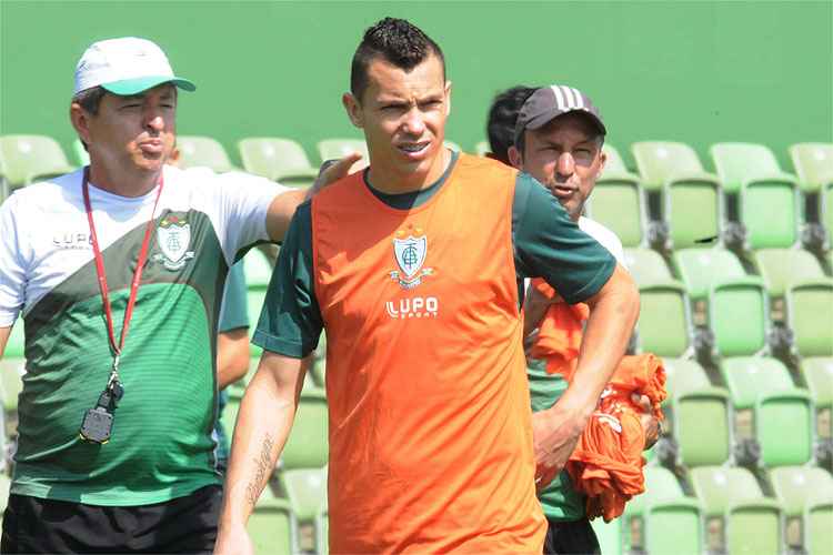 Para Toscano, a equipe ficou mais próxima dentro de campo e o sistema defensivo se mostrou seguro