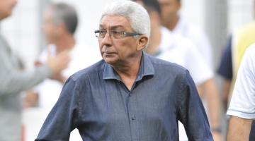 Givanildo demonstrou todo descontentamento com a arbitragem durante a coletiva