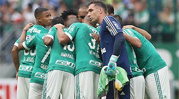Vitória mantém o sonho de Libertadores do Palmeiras vivo através do Campeonato Brasileiro