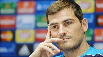 Casillas estreou na Liga dos Campeões em 1999 