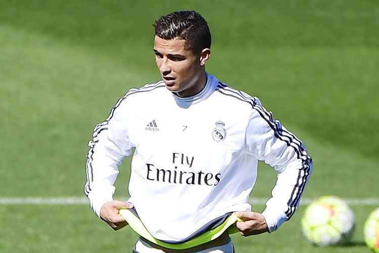 Cristiano Ronaldo está a apenas um gol de igualar números de Raúl como maior artilheiro da história do Real