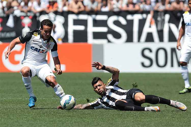 Jadson marcou os dois gols da vitória do Corinthians sobre o Santos na Arena Itaquerão, em São Paulo