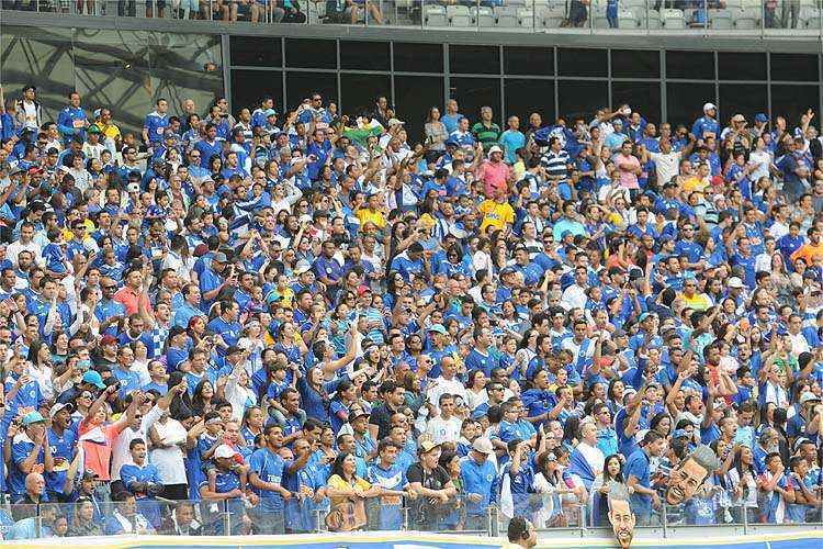 Torcida do Cruzeiro deve encher o Mineirão no próximo domingo em partida-chave contra o Coxa