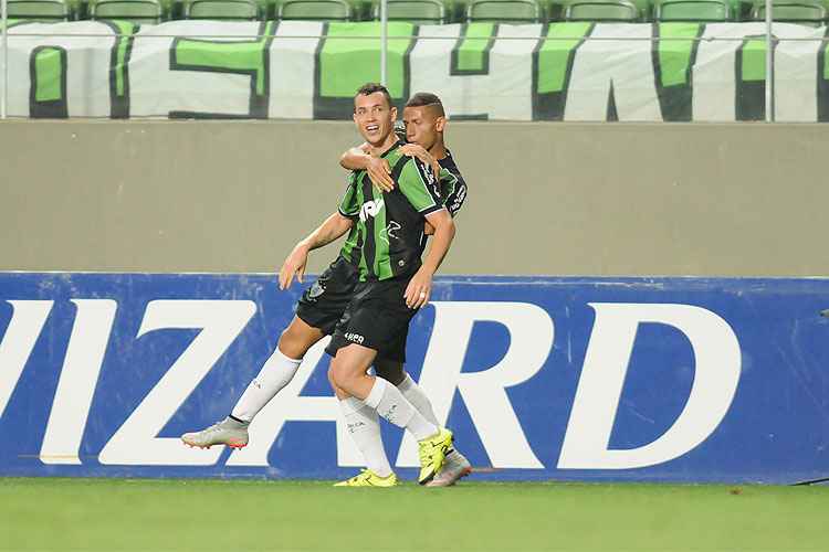 Toscano marcou os dois gols da vitória do América sobre o Criciúma, no Independência, pela 28ª rodada