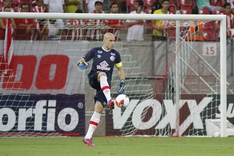 Para o goleiro Júlio César, vencer o clássico, e um adversário direito, é fundamental para o Náutico