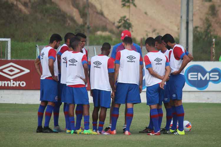 Alvirrubros elogiaram Grafite, mas lembraram de outros jogadores perigosos do Santa Cruz