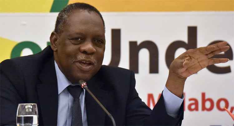 Hayatou, que já foi derrotado pelo próprio Blatter, anunciou que não pretende disputar a próxima eleição