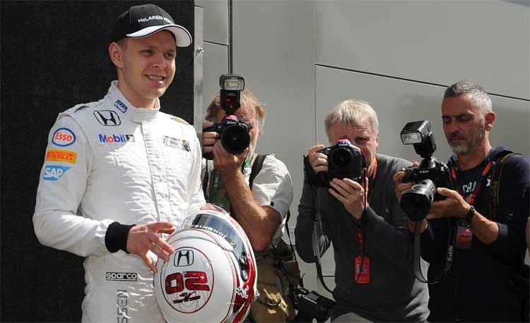Piloto de 23 anos chegou a subir ao pódio em sua estreia pela McLaren, no GP da Austrália de 2014