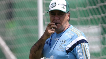 Técnico Marcelo Oliveira está sob pressão após três jogos sem vitória no Brasileiro