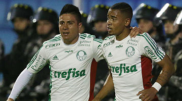 Cristaldo e Gabriel Jesus marcaram na vitória do Palmeiras em Santa Catarina 