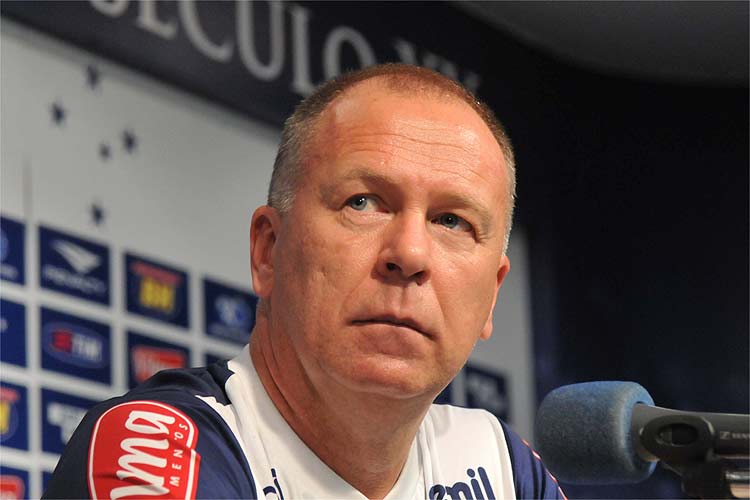 Com bom aproveitamento, Mano Menezes prefere não fazer projeções para atual temporada celeste