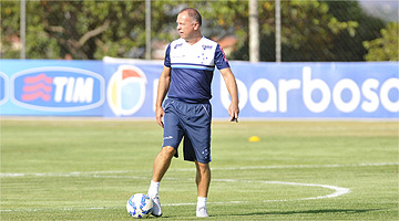 Mano espera que Cruzeiro evite contra-ataques do Goiás no estádio Serra Dourada