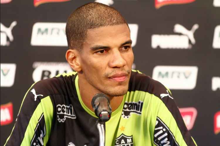 O zagueiro e capitão do Atlético, Leonardo Silva, é um dos oito