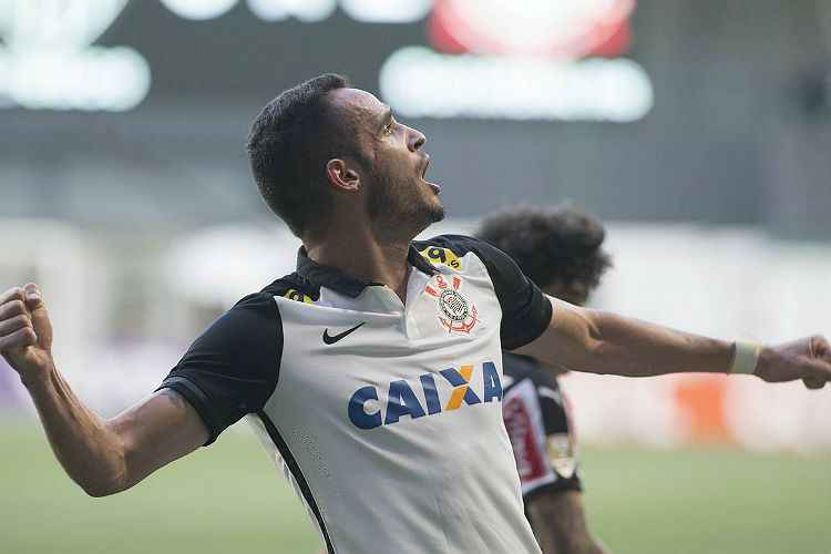 Corinthians tenta antecipar renovação de Renato Augusto, um dos principais destaques do Brasileirão 