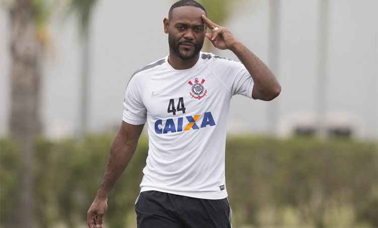 Segundo Love, alguns jogadores estão falando em dar volta olímpica, e ele disse que entrará na onda