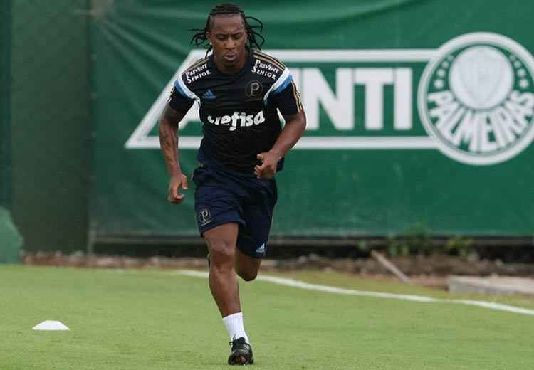Arouca sofre com desgaste muscular e não atuou nos últimos seis jogos por conta de trauma no joelho direito
