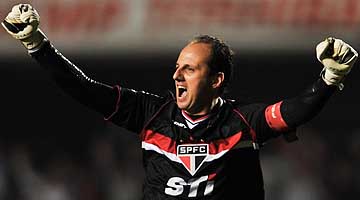 Espera-se que o goleiro Rogério Ceni esteja recuperado para enfrentar o Atlético no dia 19