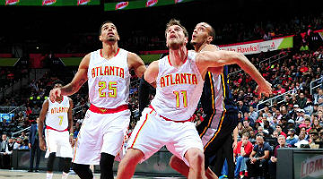 Tiago Splitter pouco fez nos quase 19 minutos em que ficou na quadra pelo Atlanta Hawks
