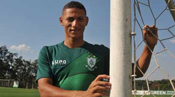 Aos 18 anos, Richarlison é uma peça importante do ataque americano, com seis tentos marcados